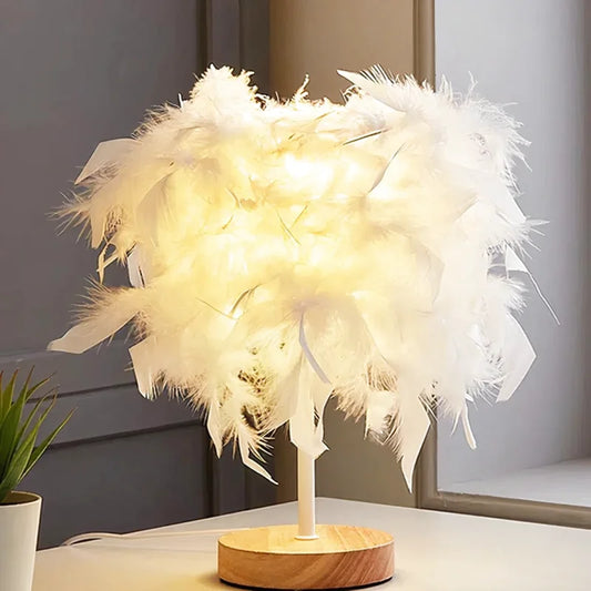 Petite lampe de chevet avec pied en bois à plume