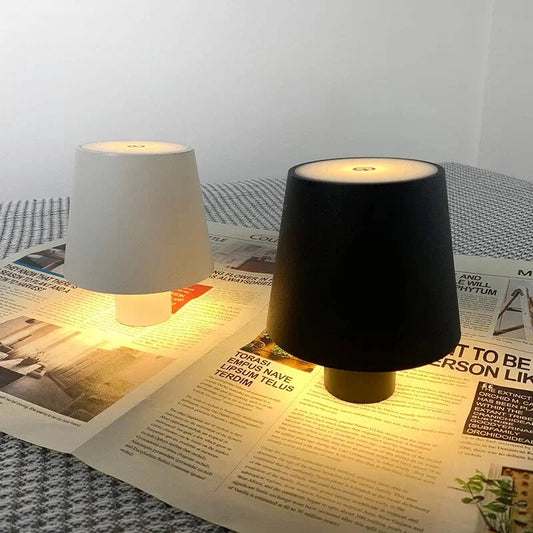 Petite lampe de chevet sans fil tactile - design minimaliste et LED rechargeable